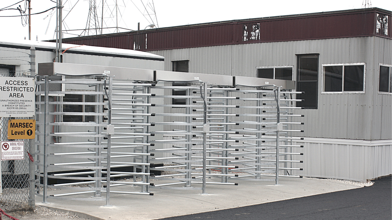 Turn Lock Post Pedestrian Turnstile Gate - Turnlock 100 | Boon Edam