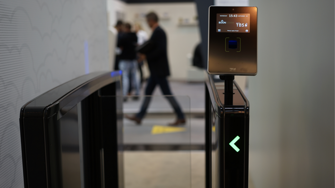 Universal Access Control Stand - Top Mount | Boon Edam