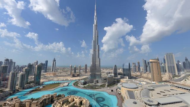 Burj Khalifa Icon in Trendy Design Style. Burj Khalifa Icon Isolated on  White Background Stock Vector - Illustration of emirates, tourism: 135721611