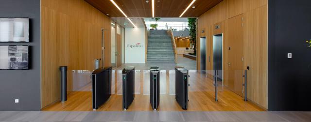 Expeditors - Schiphol Logistics Park x Boon Edam