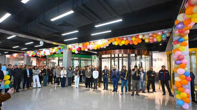 Opening showroom Boon Edam China