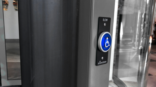 Boon Edam Sweden | Beröringsfri knapp | Uppgradering